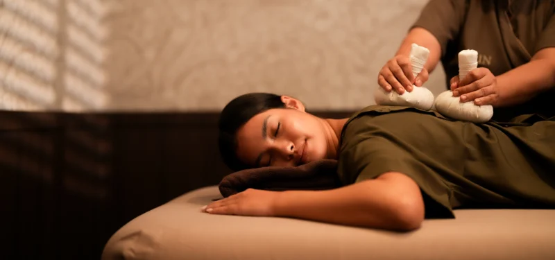 SARIN THAI MASSAGE AND SPA bangkok นวดประคบ